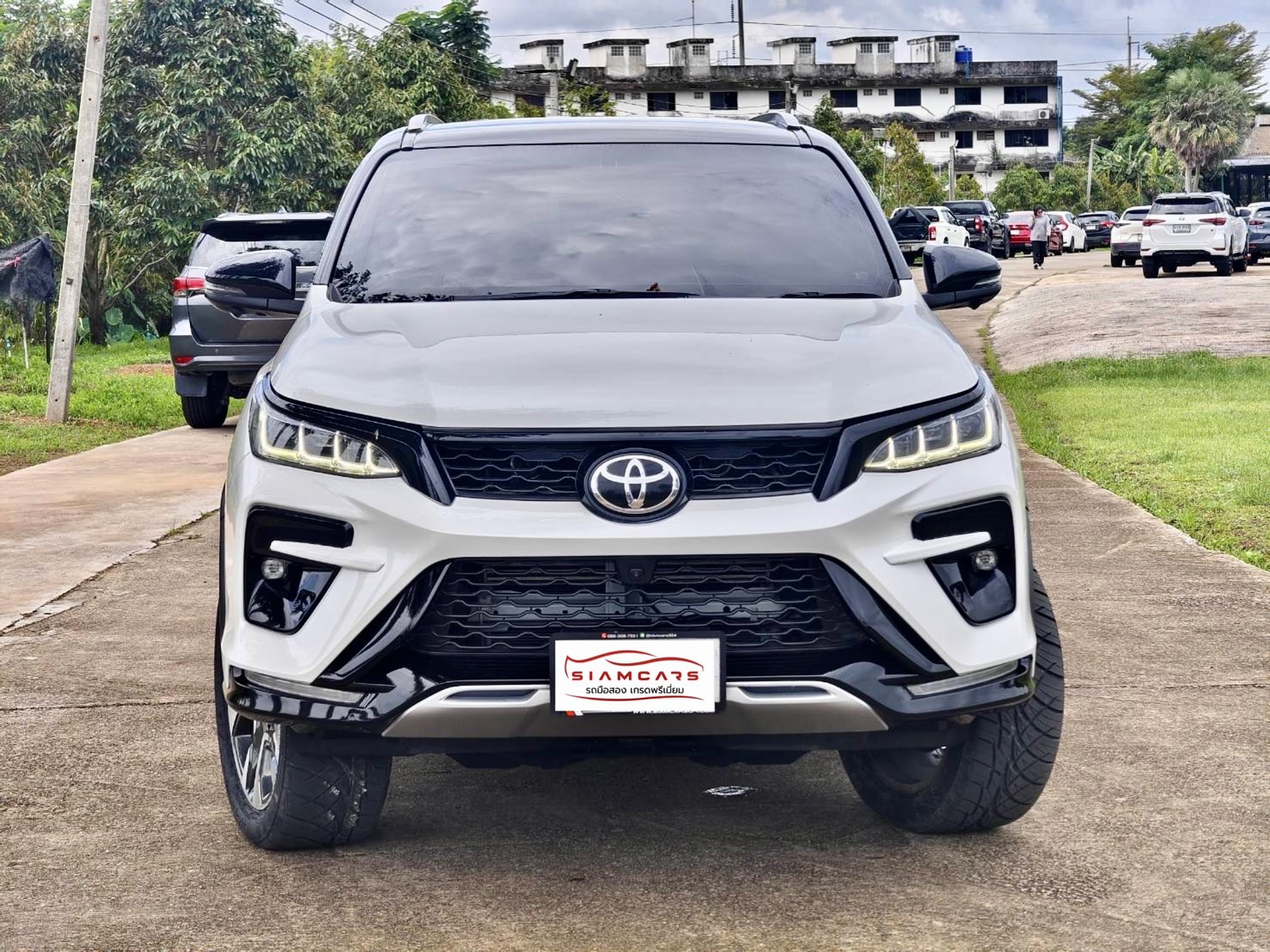 Toyota Fortuner 2.4 Legender 4 WD SUV AT 2022
