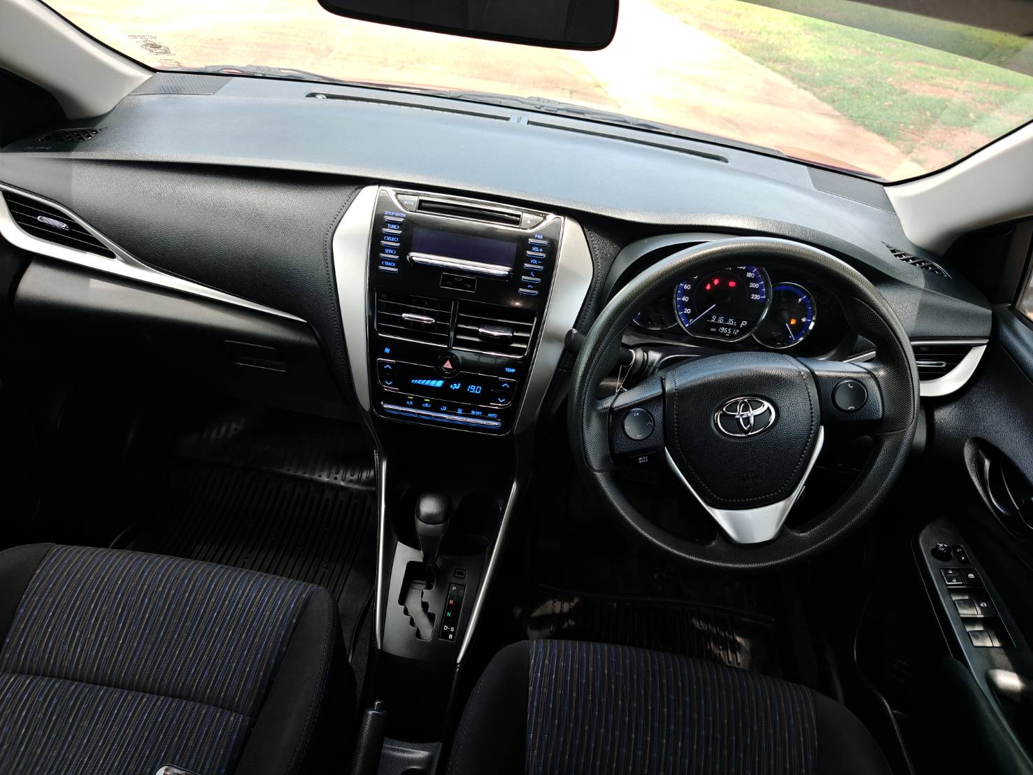 Toyota Yaris ATIVE 1.2 E Sport AT 2017