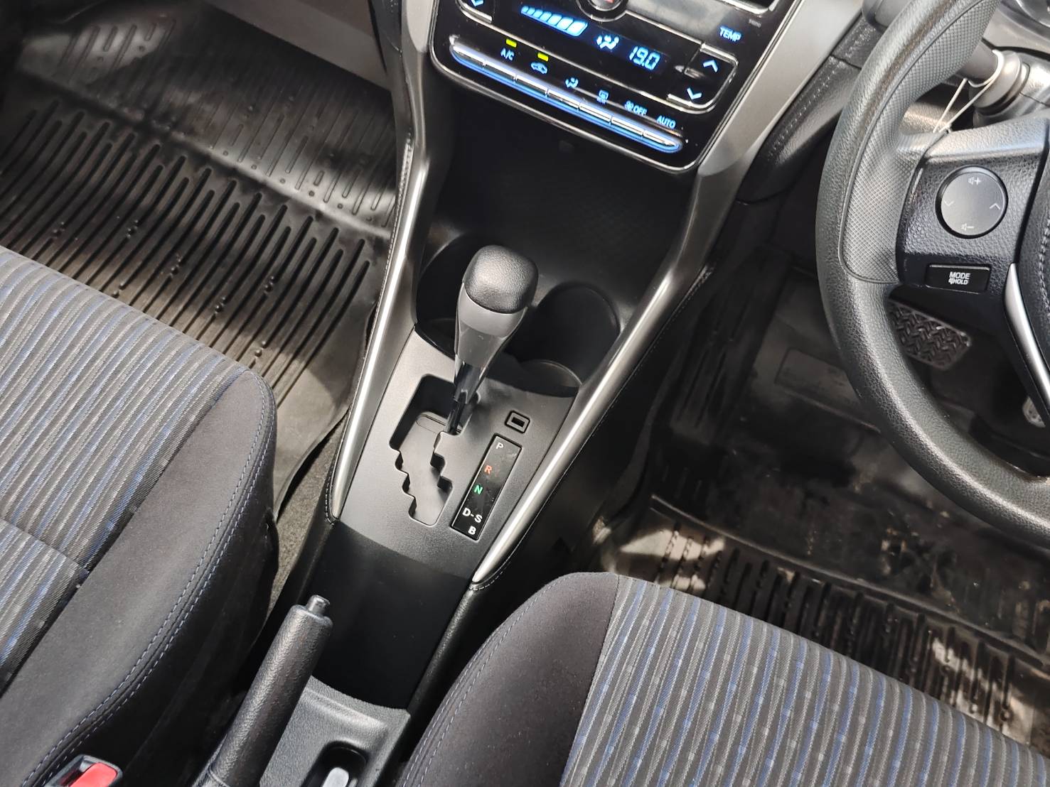 Toyota Yaris ATIVE 1.2 E Sport AT 2017