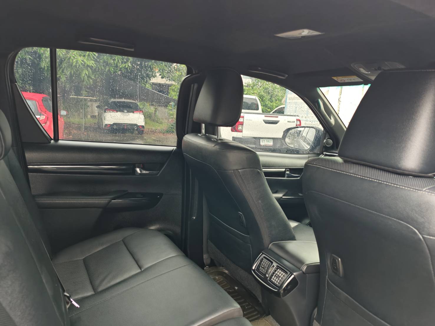 Toyota Hilux Revo Rocco Double Cab 2.4 Prerunner MT 2019
