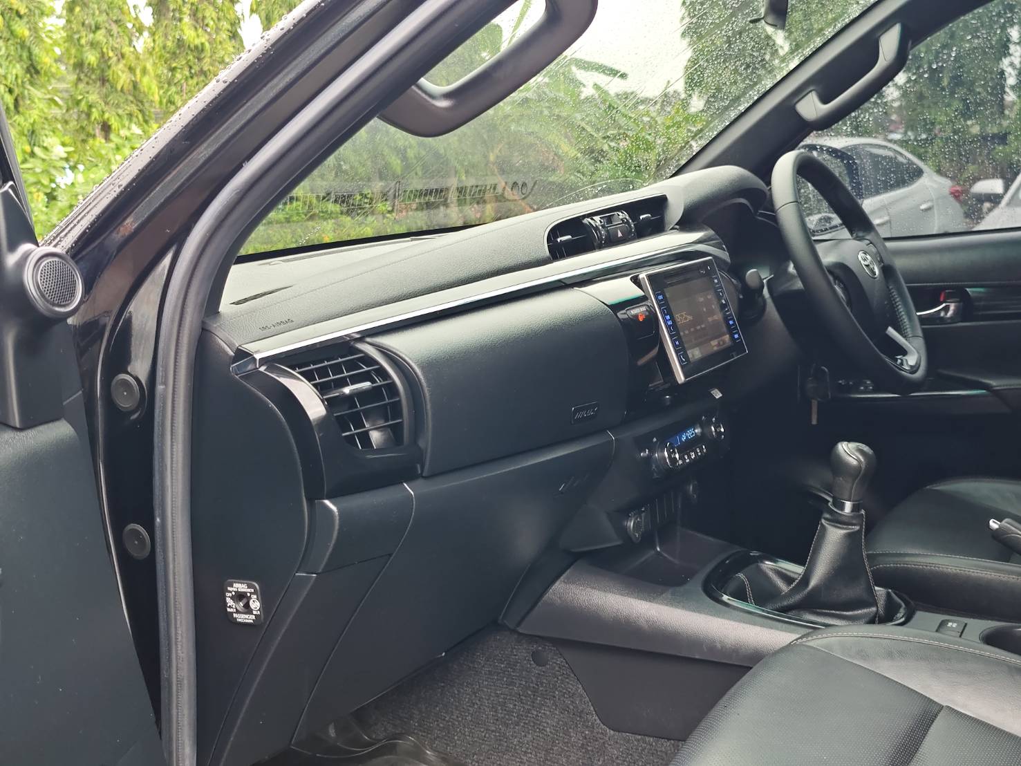 Toyota Hilux Revo Rocco Double Cab 2.4 Prerunner MT 2019