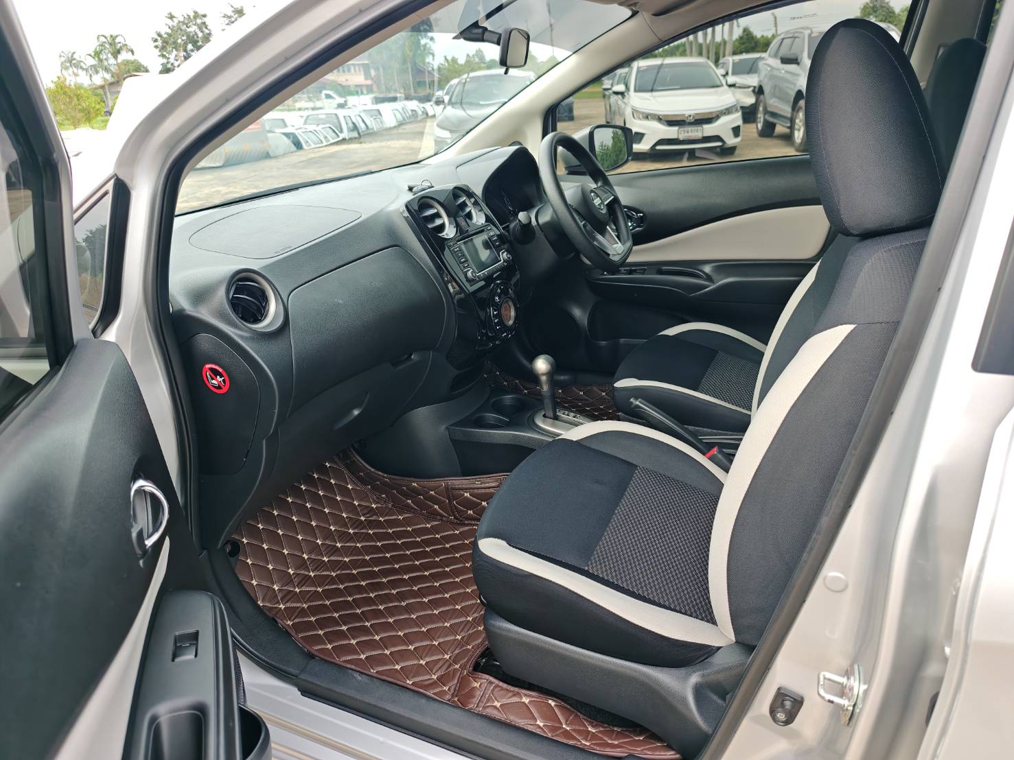 Nissan Note 1.2 V Hatchback AT 2018