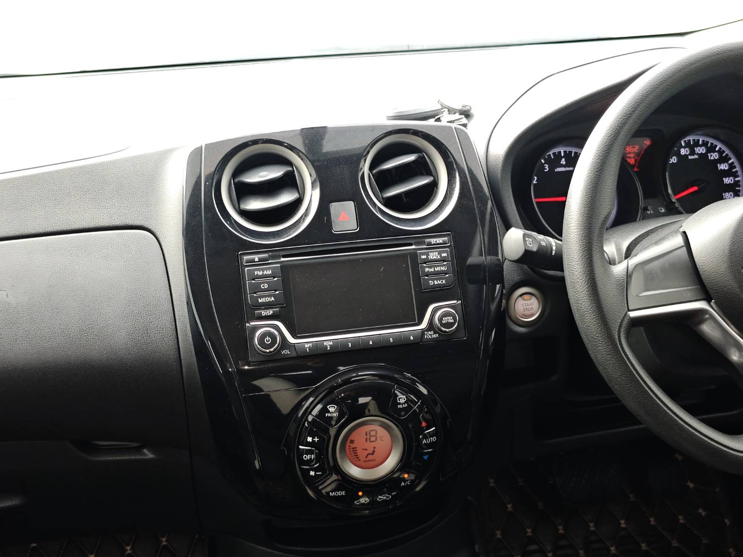 Nissan Note 1.2 V Hatchback AT 2018