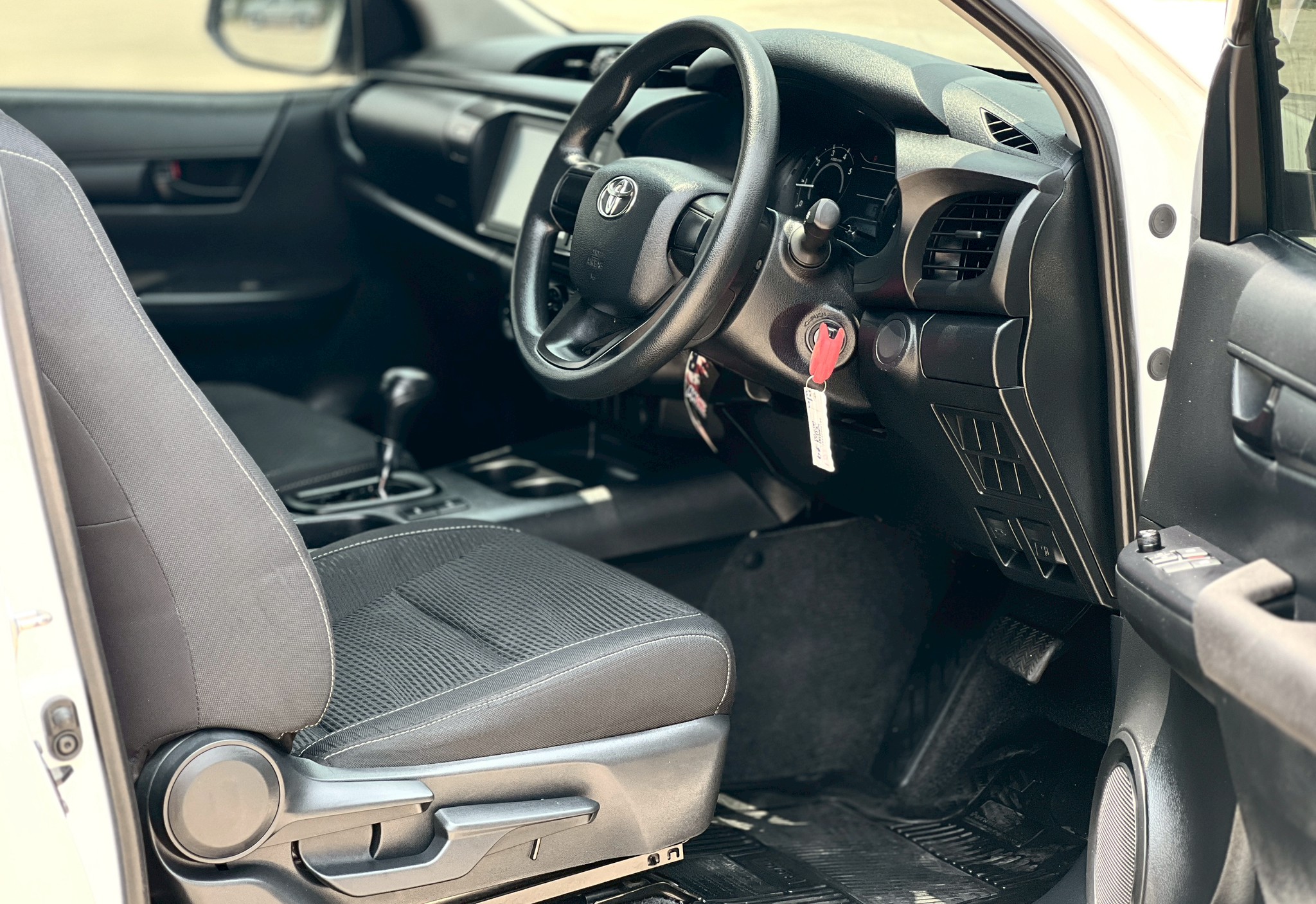 Toyota Hilux Revo Smart Cab 2.4 ENTRY Z Edition AT 2023