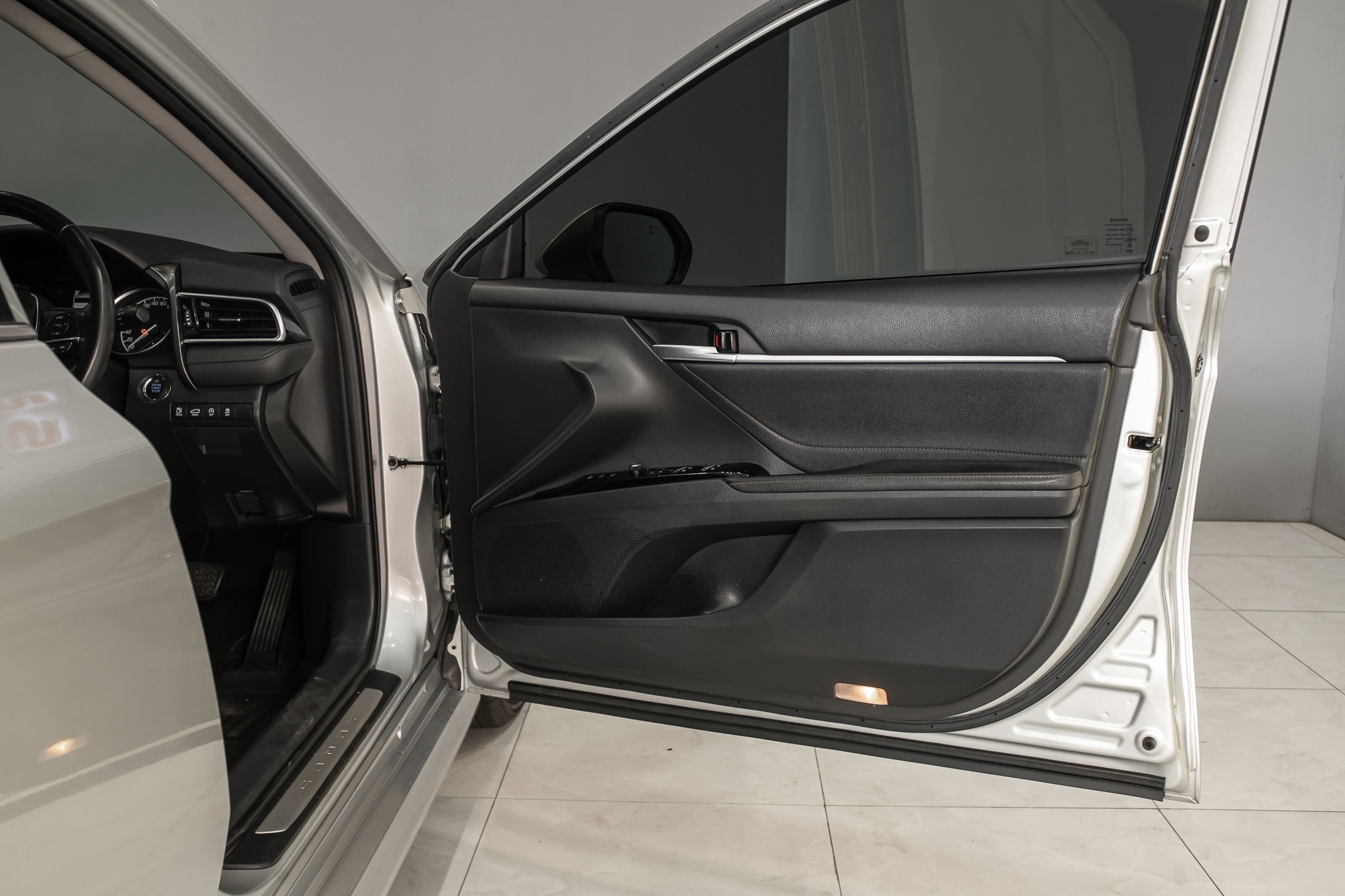 Toyota Camry 2.0 G Sedan AT 2021