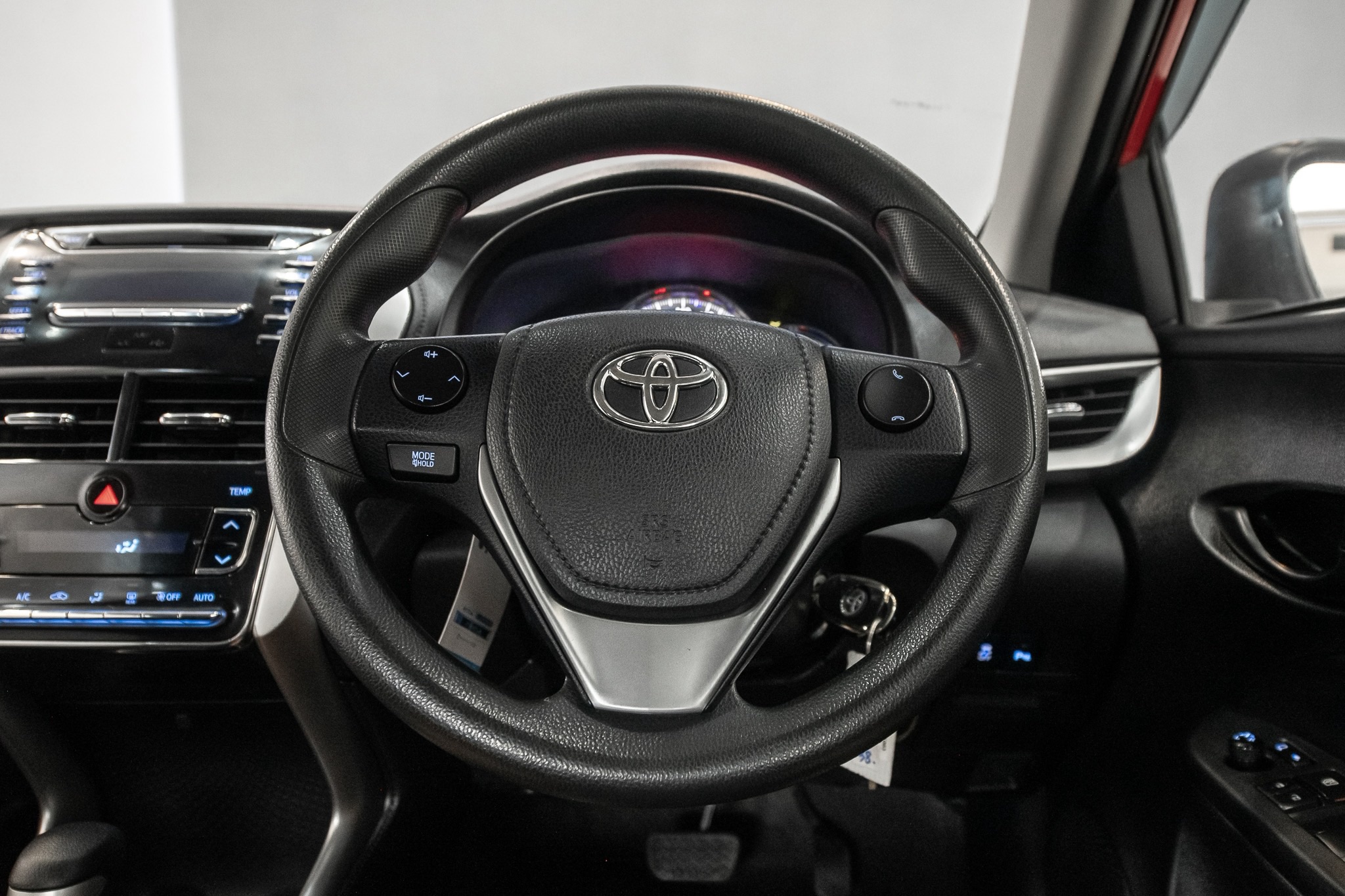 Toyota Yaris ATIVE 1.2 E Sport AT 2017
