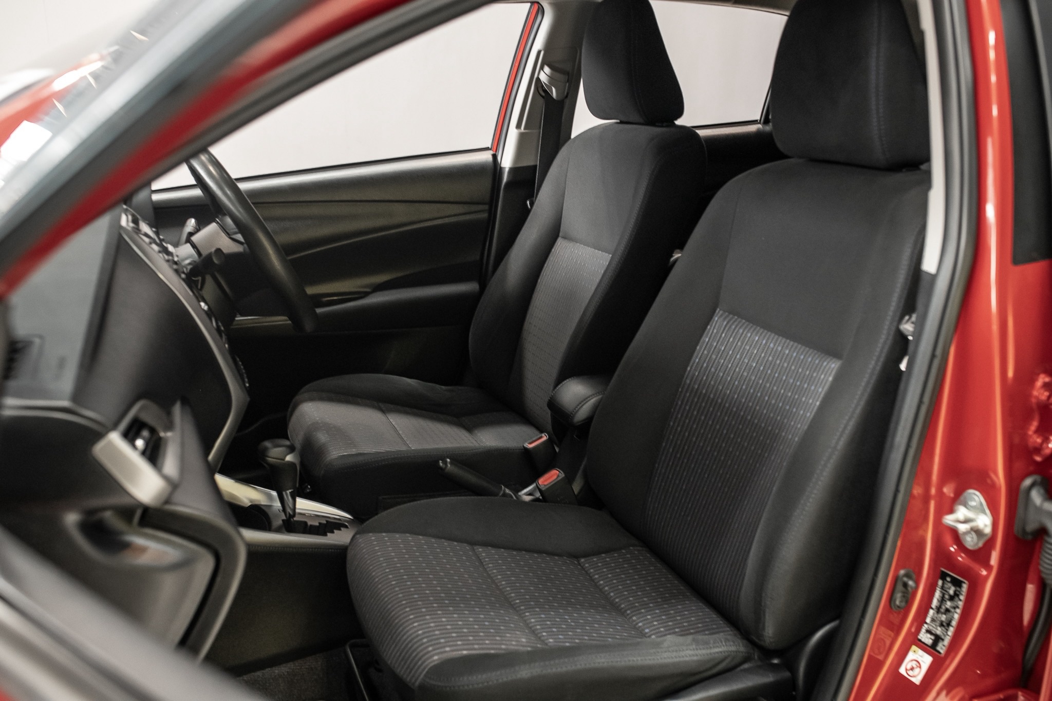 Toyota Yaris ATIVE 1.2 E Sport AT 2017