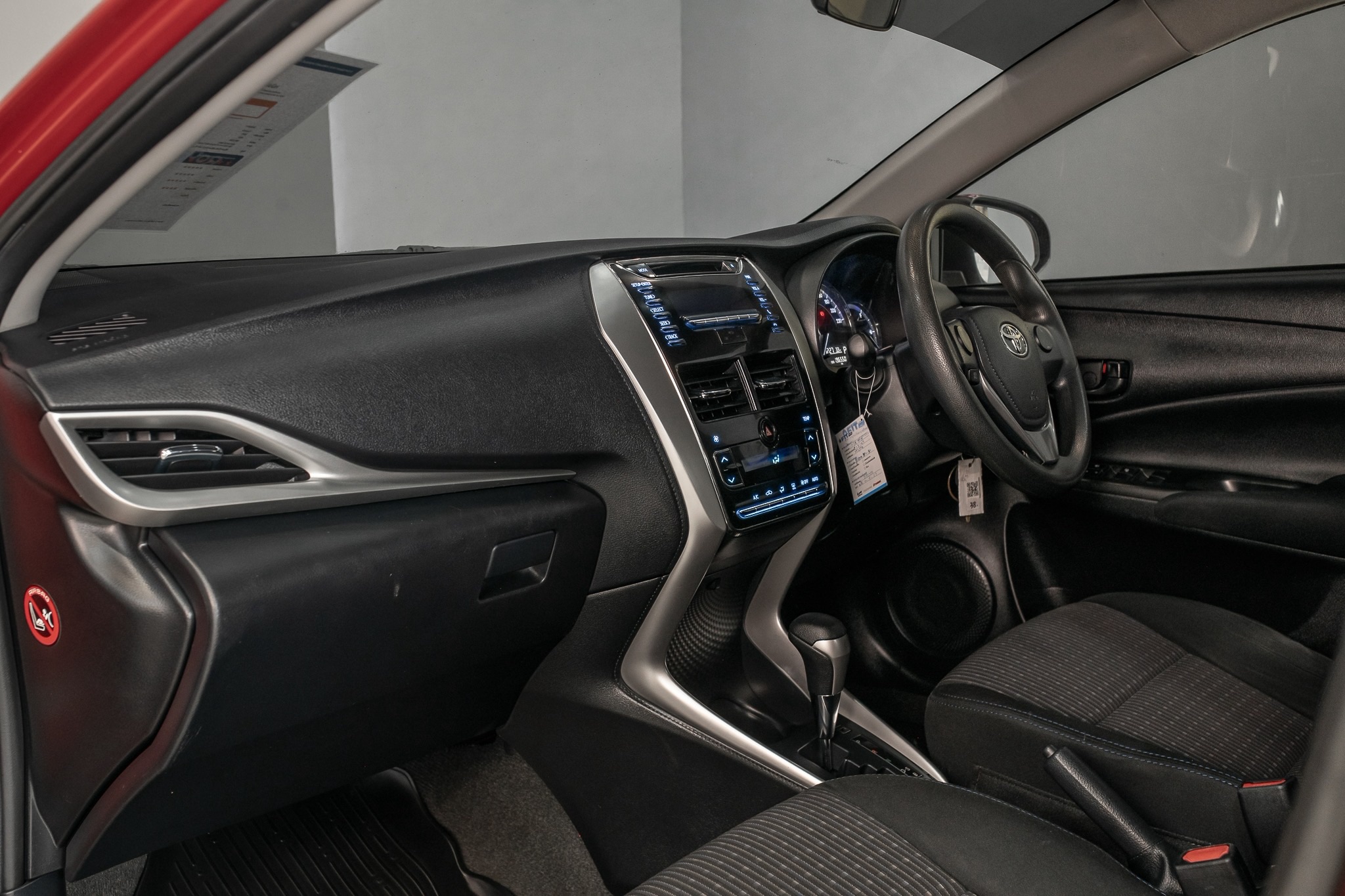 Toyota Yaris ATIVE 1.2 E Sport AT 2017