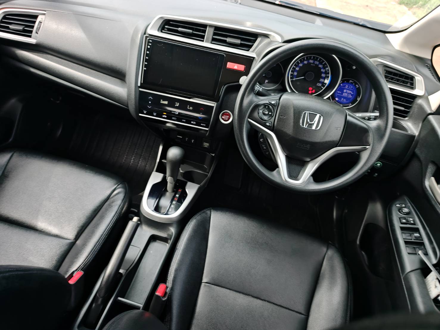 Honda Jazz 1.5 V+ Hatchback AT 2016
