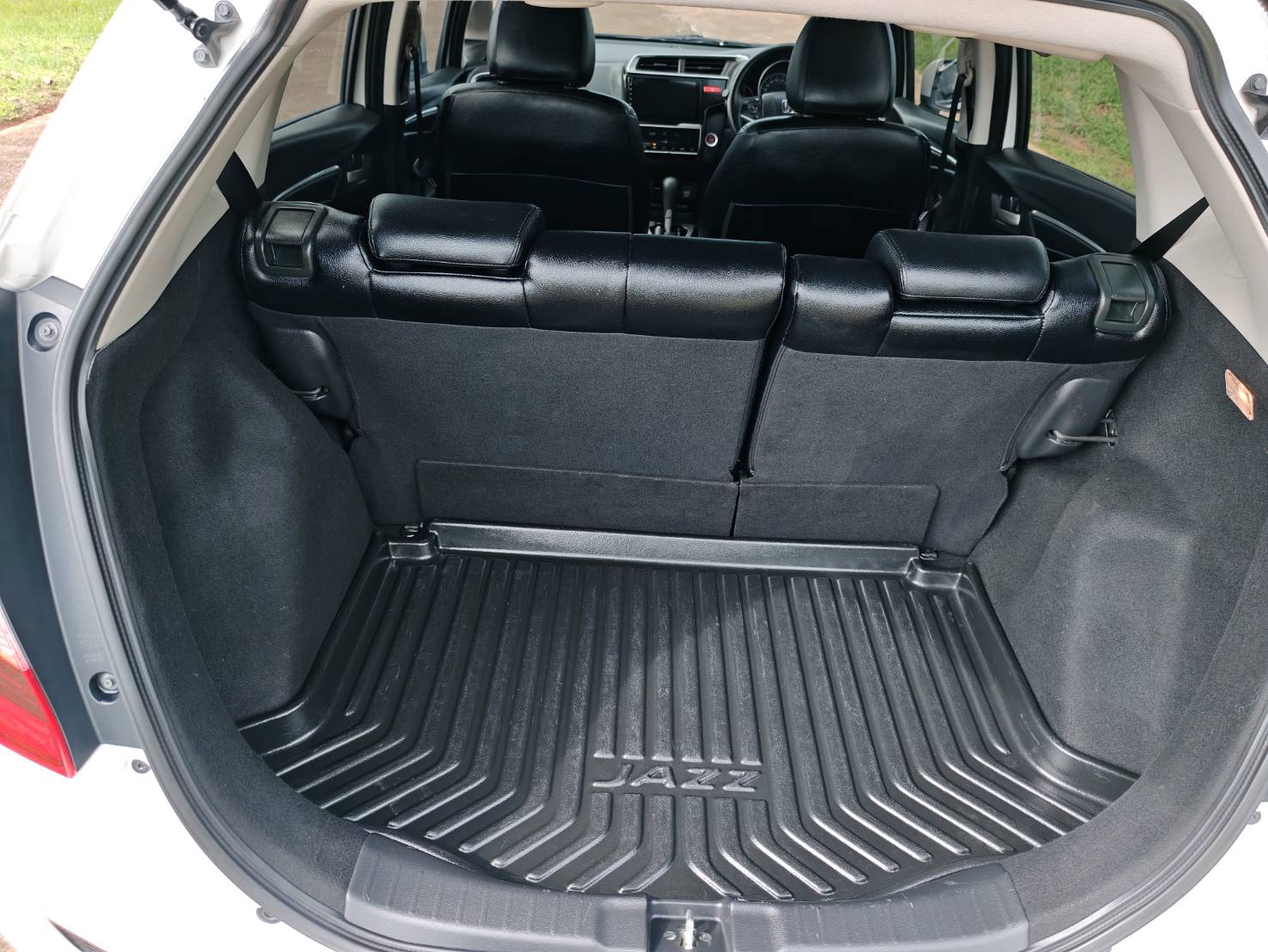Honda Jazz 1.5 V+ Hatchback AT 2016
