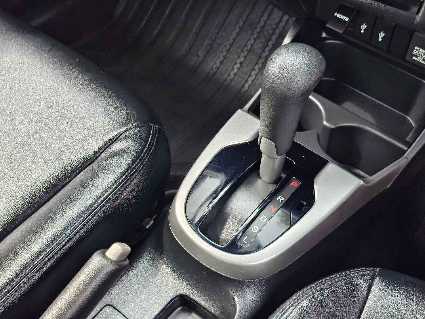 Honda Jazz 1.5 V+ Hatchback AT 2016