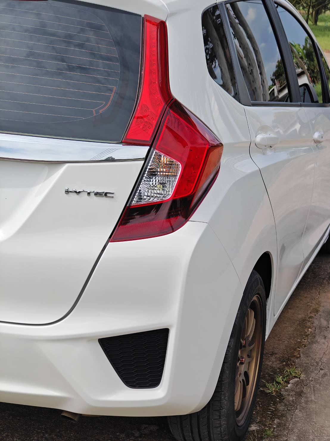 Honda Jazz 1.5 V+ Hatchback AT 2016
