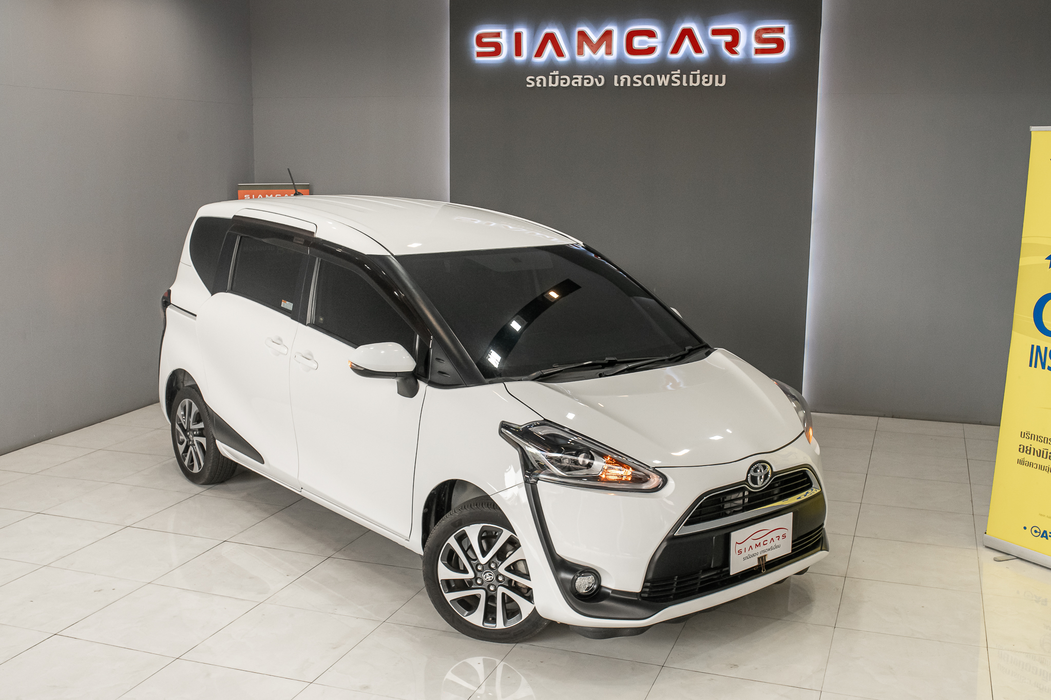 Toyota Sienta 1.5 V SUV AT 2017