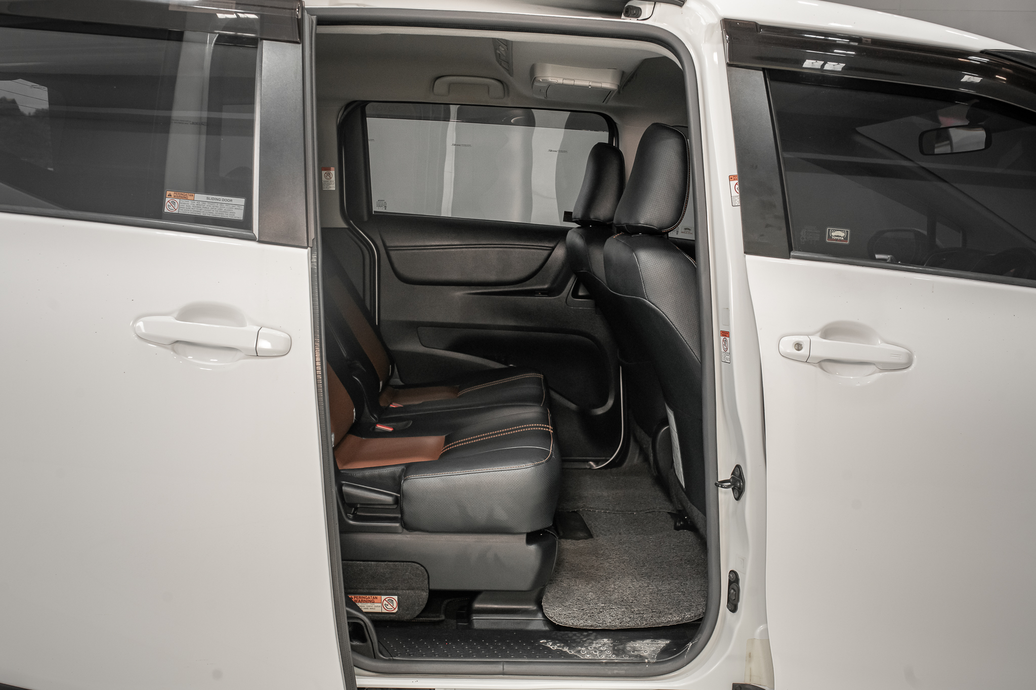 Toyota Sienta 1.5 V SUV AT 2017