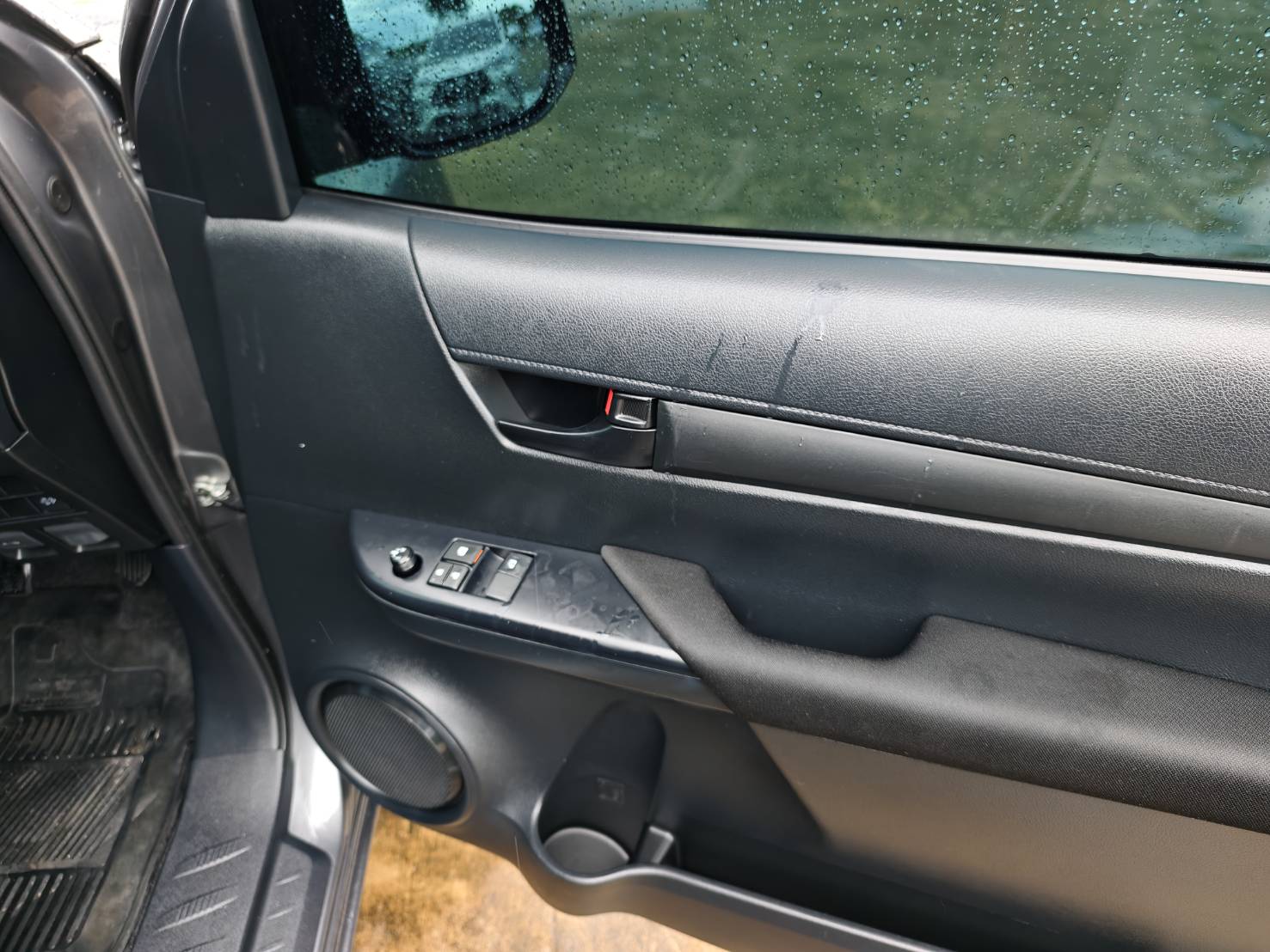 Toyota Hilux Revo Smart Cab 2.4 Entry Z Edition AT 2025