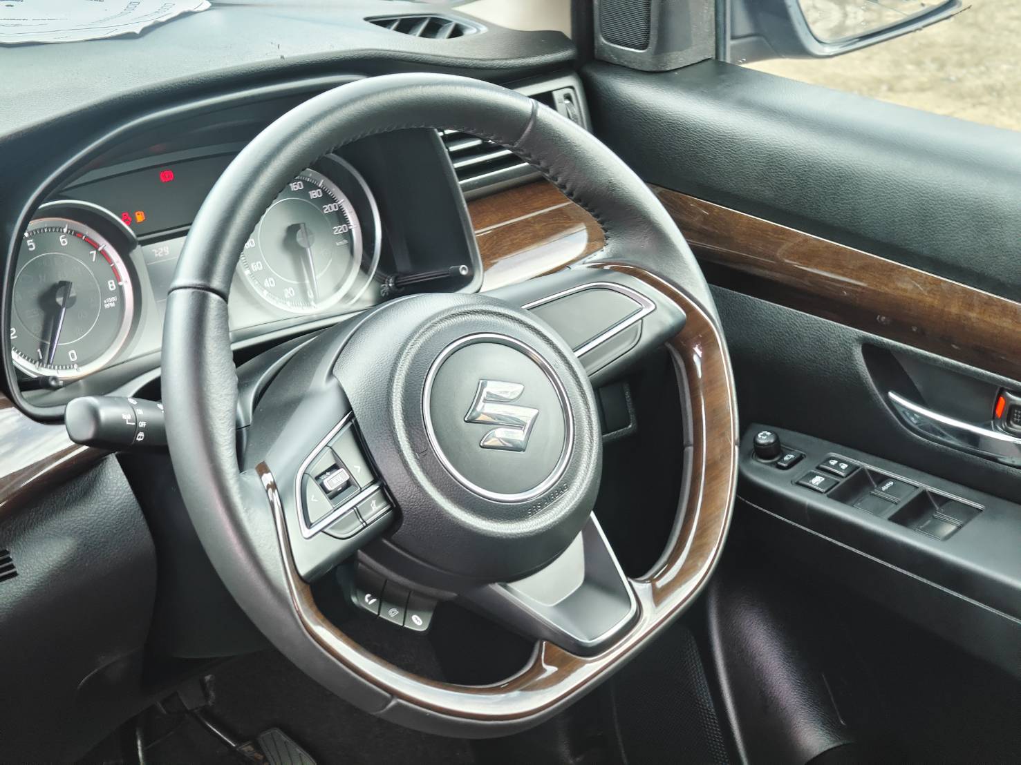 Suzuki Ertiga 1.5 GX SUV AT 2019