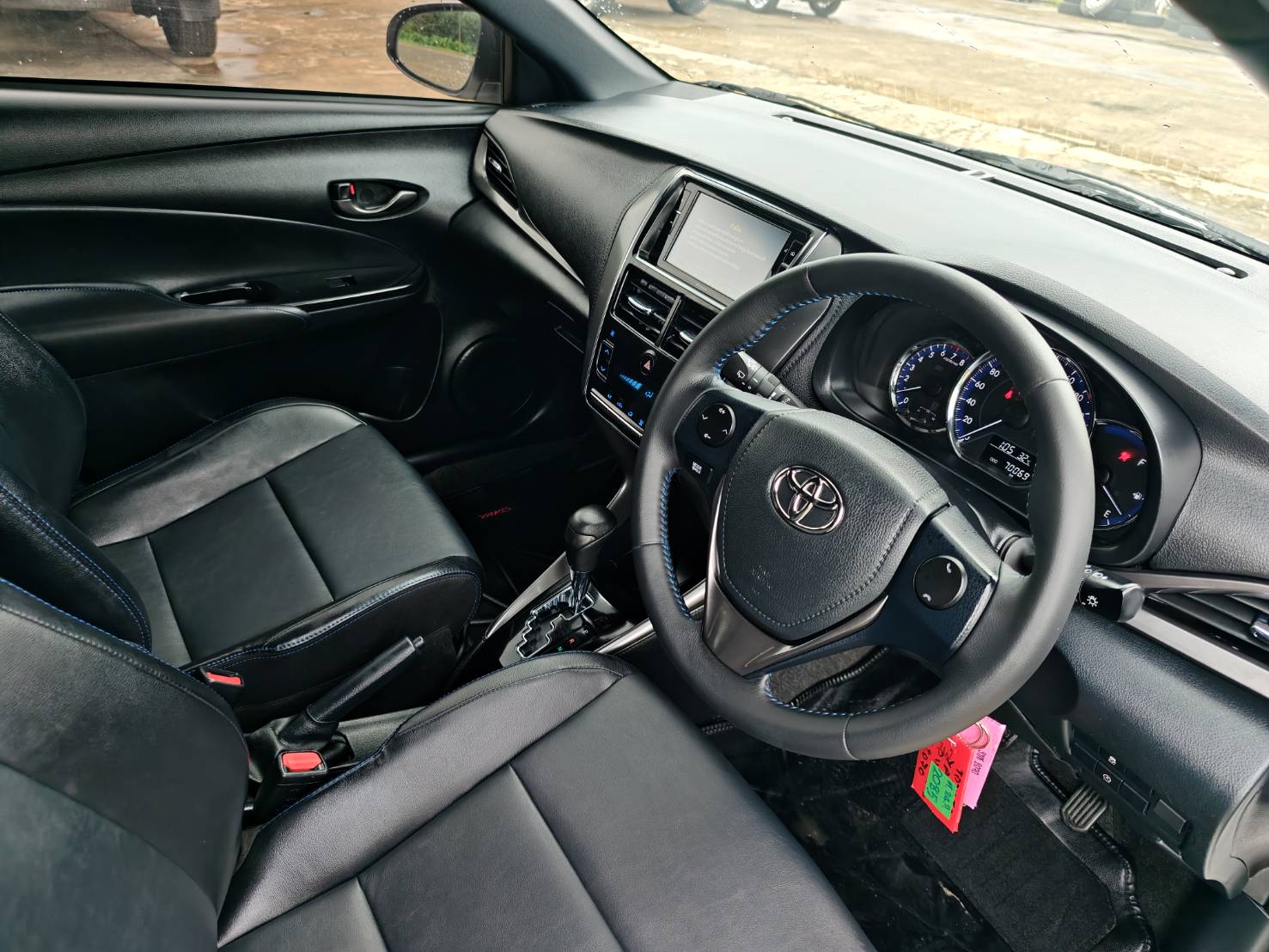 Toyota Yaris 1.2 Sport Hatchback AT 2022
