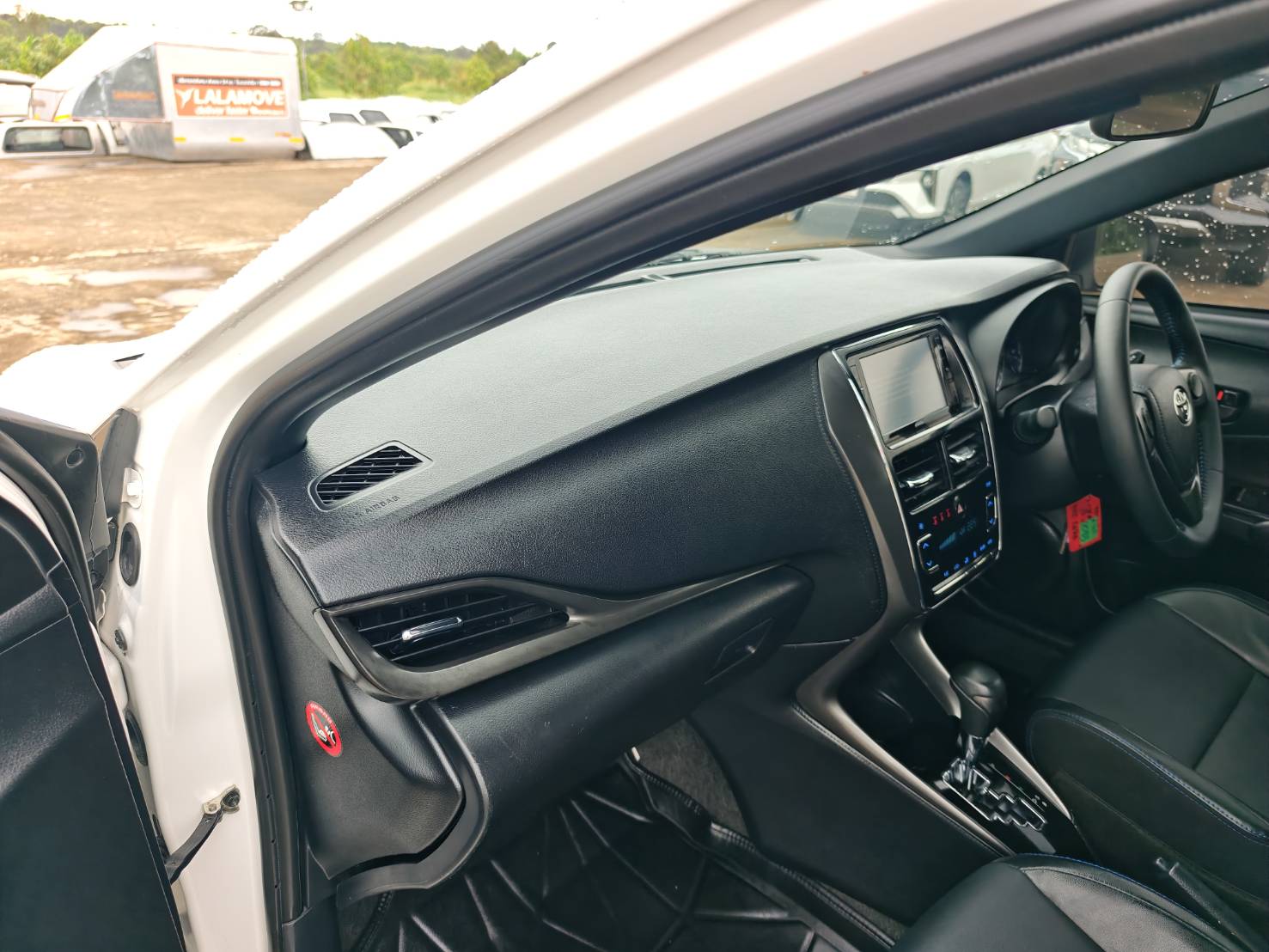 Toyota Yaris 1.2 Sport Hatchback AT 2022