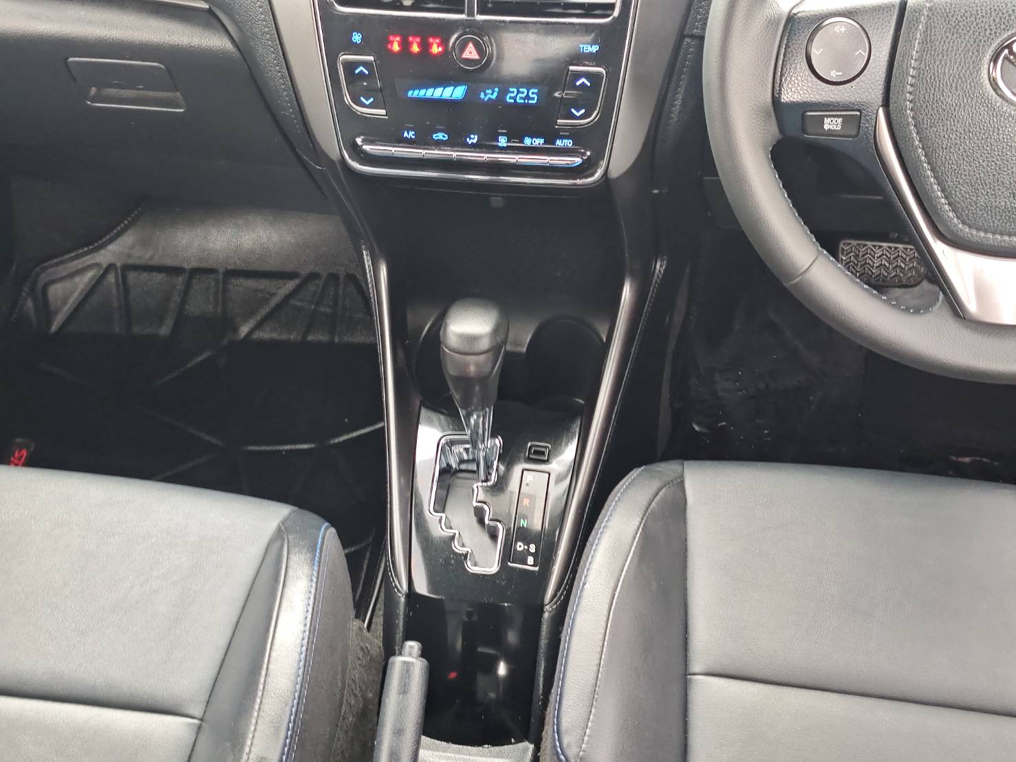Toyota Yaris 1.2 Sport Hatchback AT 2022
