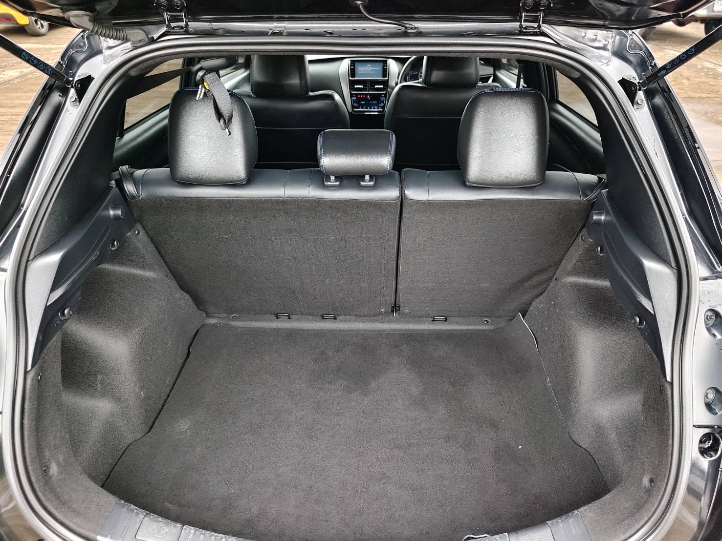 Toyota Yaris 1.2 Sport Hatchback AT ปี 2022