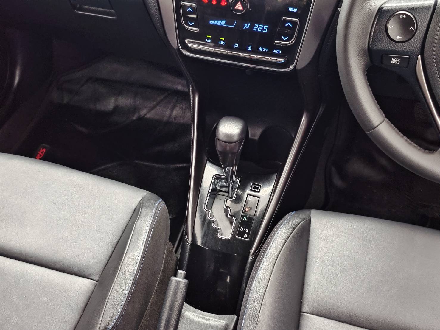 Toyota Yaris 1.2 Sport Hatchback AT ปี 2022
