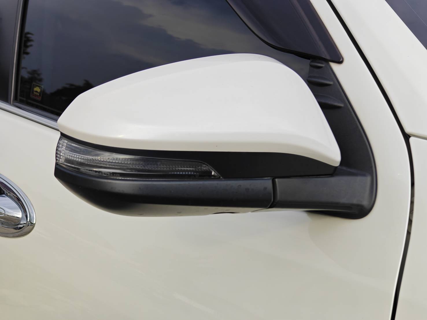 Toyota Fortuner 2.4 V SUV AT 2020