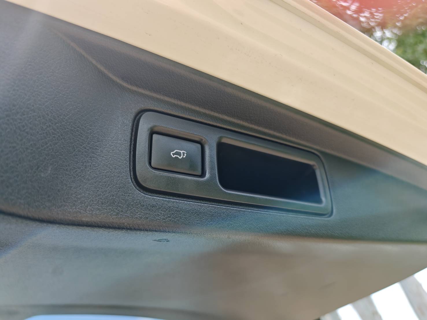 Toyota Fortuner 2.4 V SUV AT 2020