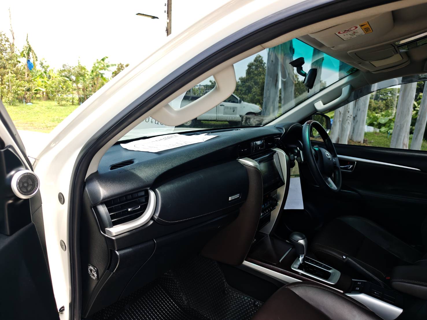 Toyota Fortuner 2.4 V SUV AT 2020
