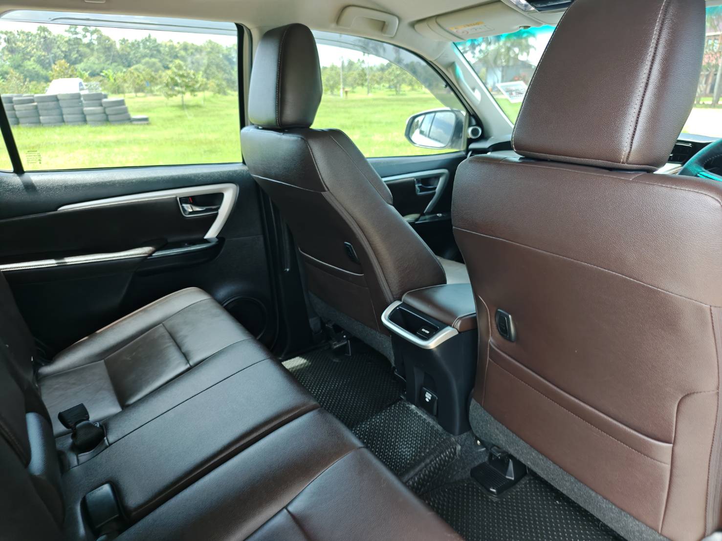 Toyota Fortuner 2.4 V SUV AT 2020