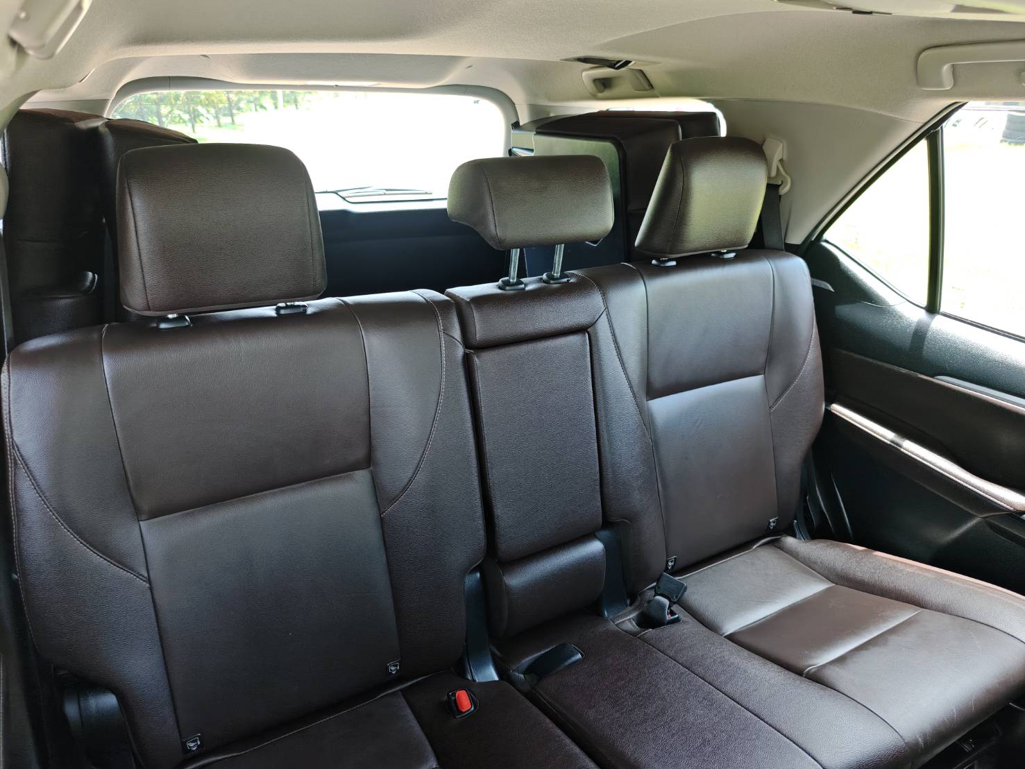 Toyota Fortuner 2.4 V SUV AT 2020