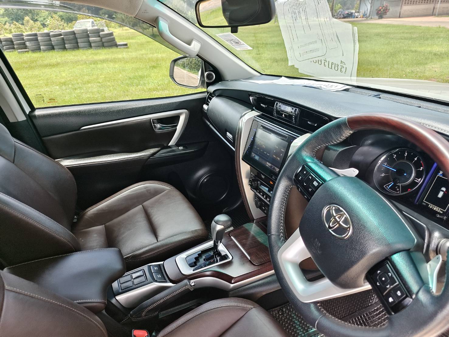 Toyota Fortuner 2.4 V SUV AT 2020