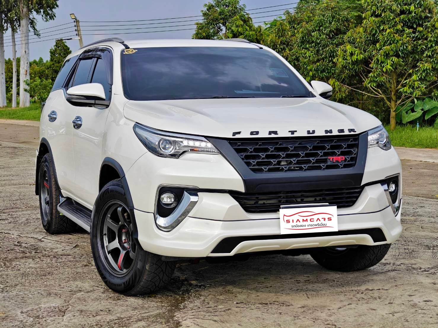 Toyota Fortuner 2.4 V SUV AT 2020