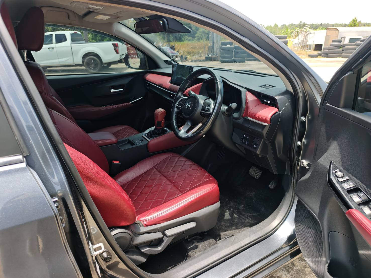Toyota Yaris ATIV 1.2 Premium Luxury AT 2022