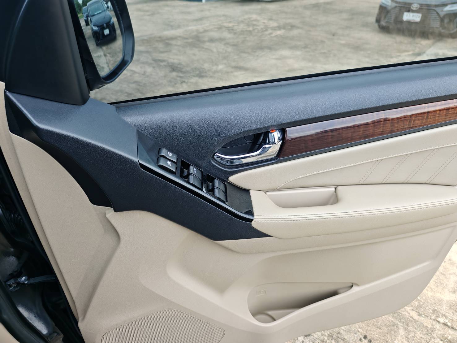 ISUZU MU-X 3.0 DA DVD SUV AT 2017