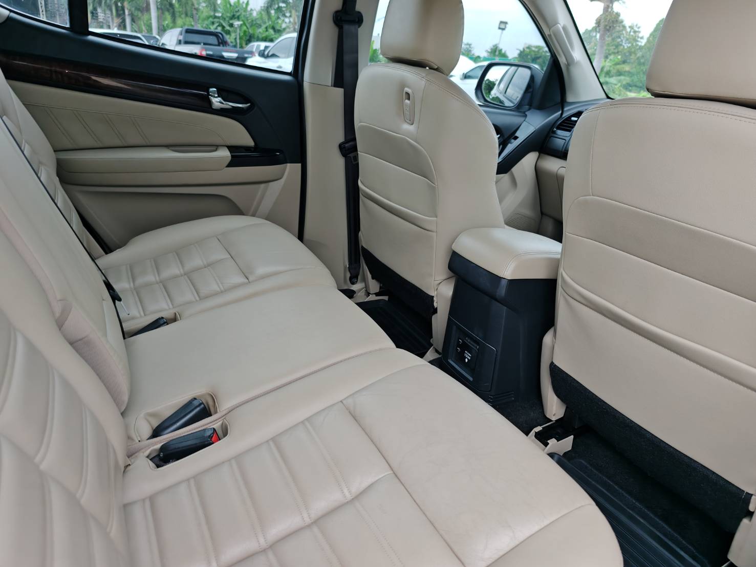 ISUZU MU-X 3.0 DA DVD SUV AT 2017