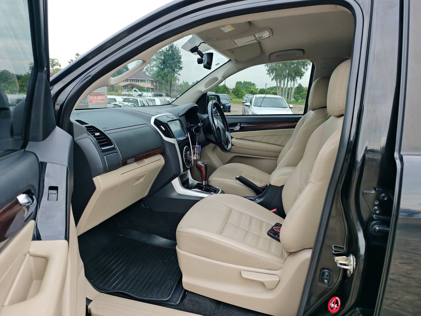 ISUZU MU-X 3.0 DA DVD SUV AT 2017