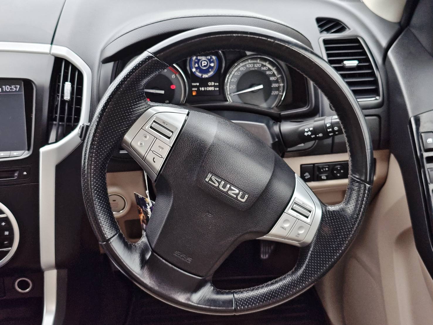 ISUZU MU-X 3.0 DA DVD SUV AT 2017