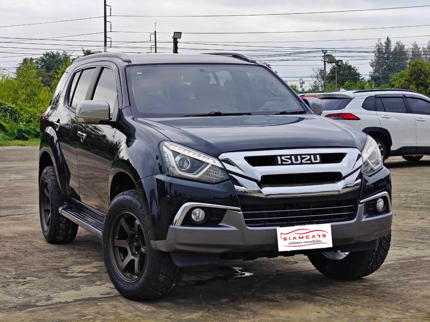 ISUZU MU-X 3.0 DA DVD SUV AT 2017