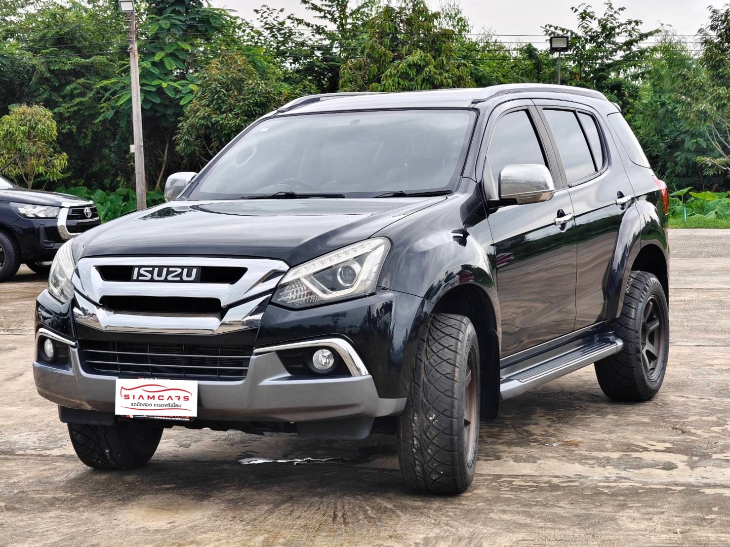 ISUZU MU-X 3.0 DA DVD SUV AT 2017