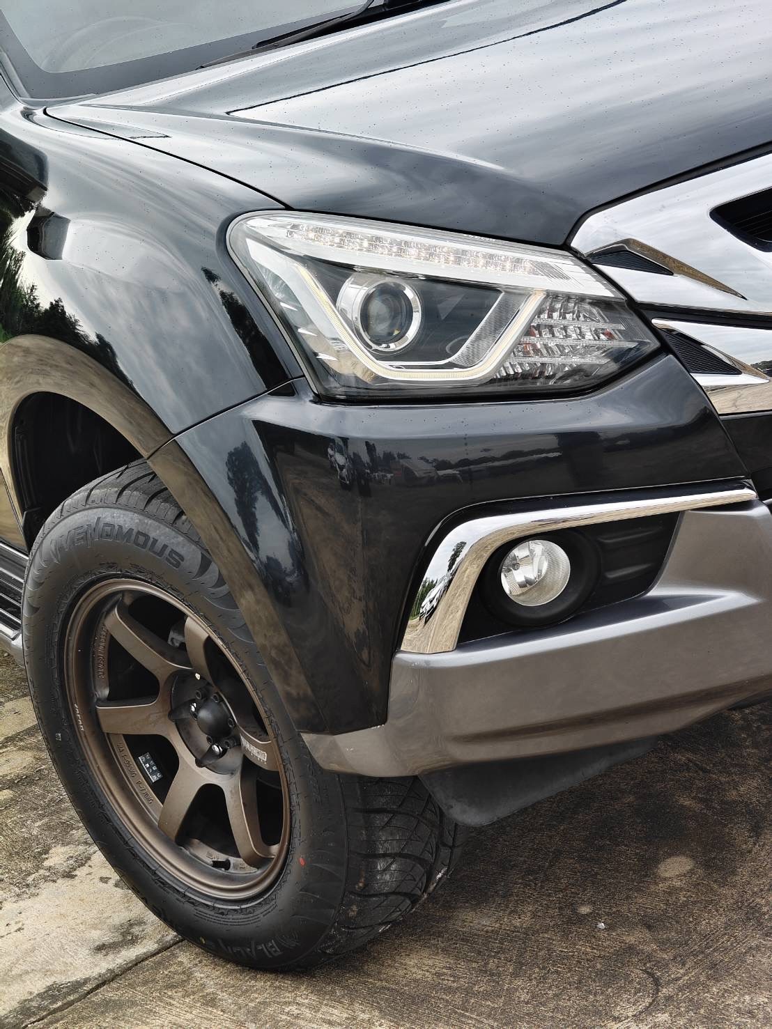 ISUZU MU-X 3.0 DA DVD SUV AT 2017