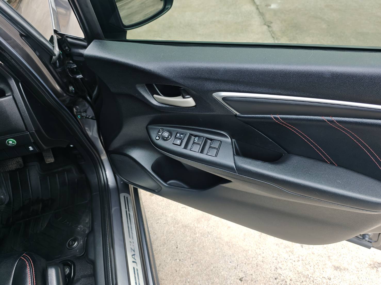 Honda Jazz 1.5 V+ Hatchback AT 2019