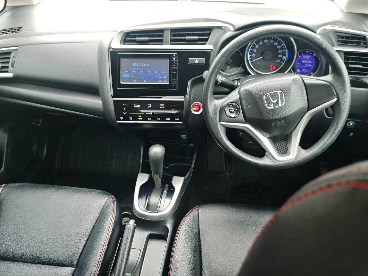 Honda Jazz 1.5 V+ Hatchback AT 2019