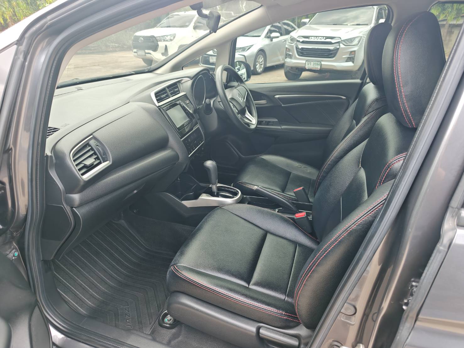 Honda Jazz 1.5 V+ Hatchback AT 2019