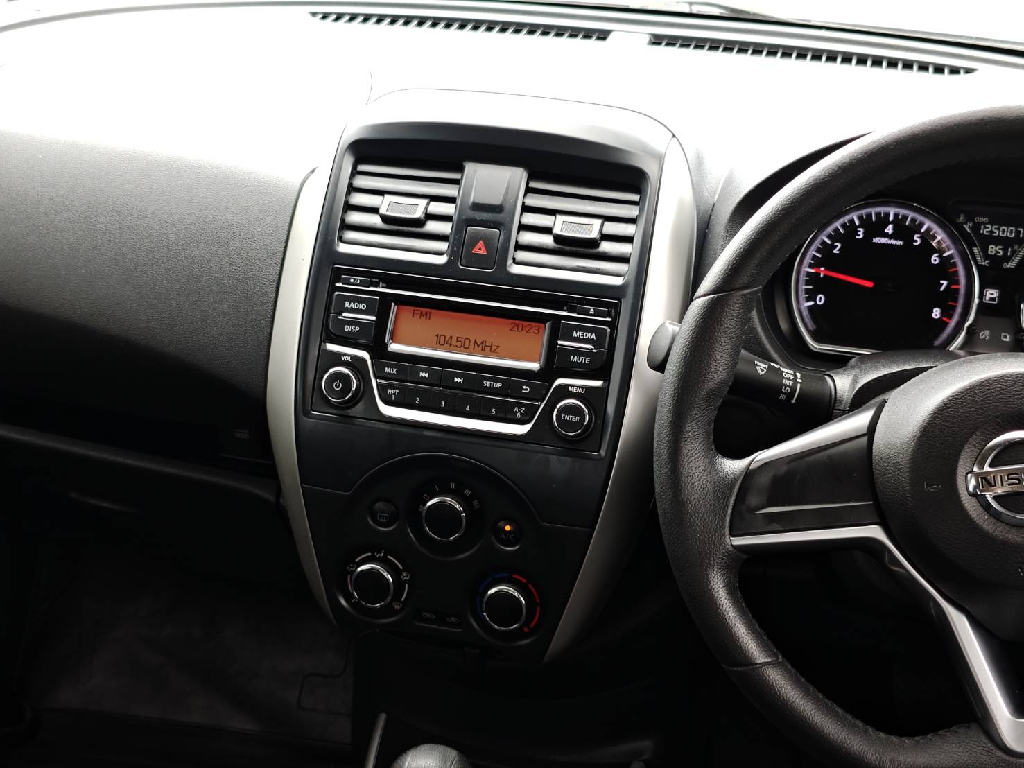 Nissan Almera 1.2 E Sportech AT 2019