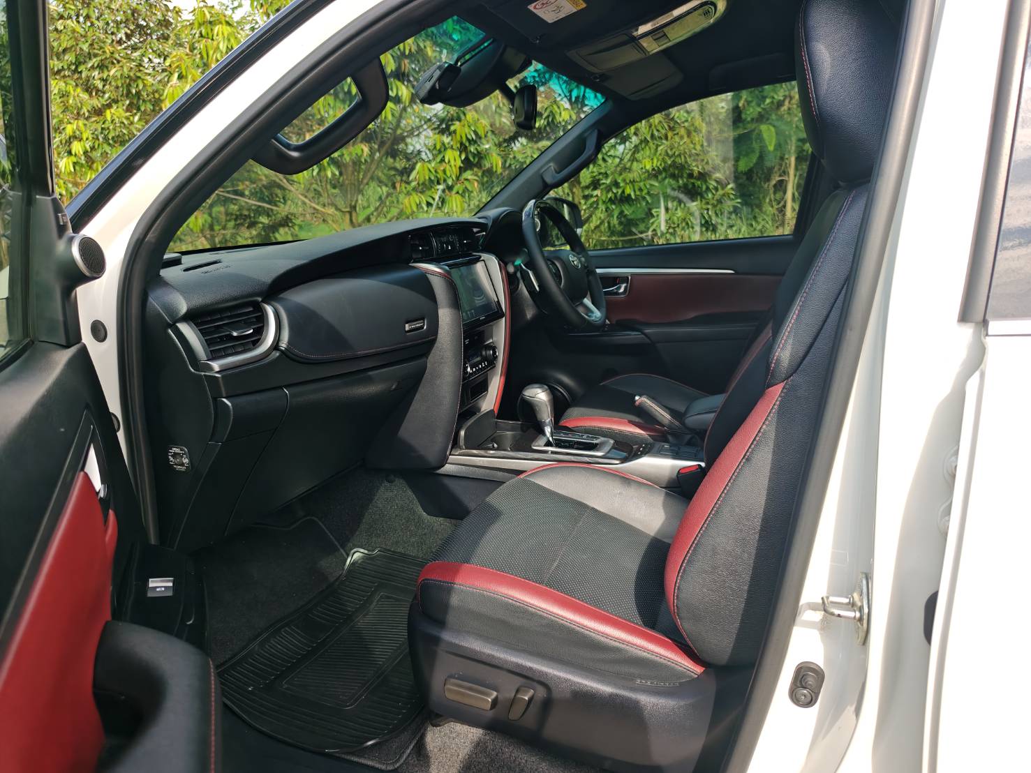 Toyota Fortuner 2.8 Legender SUV AT 2022