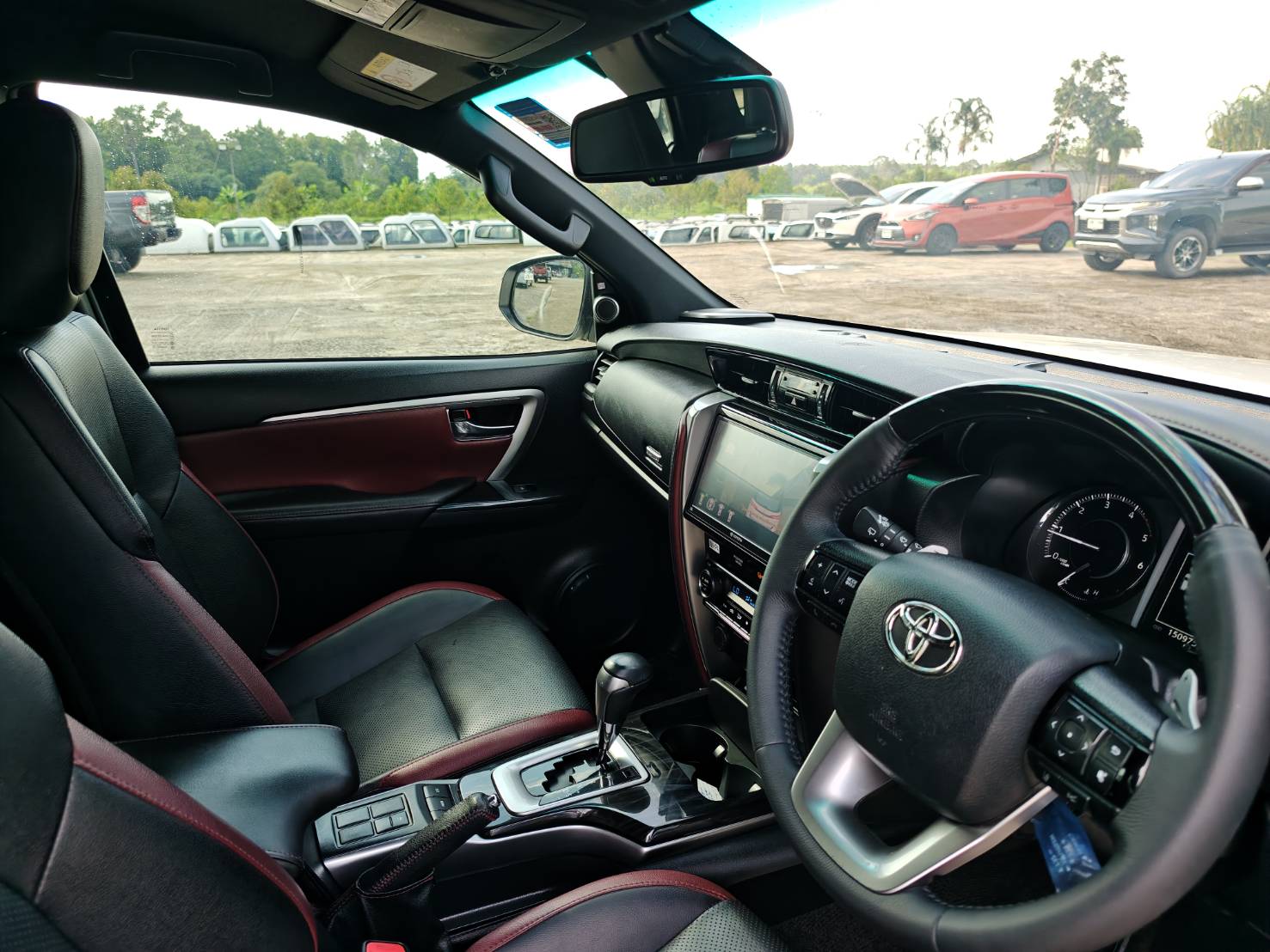 Toyota Fortuner 2.8 Legender SUV AT 2022