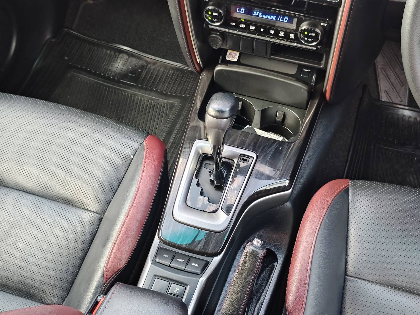 Toyota Fortuner 2.8 Legender SUV AT 2022