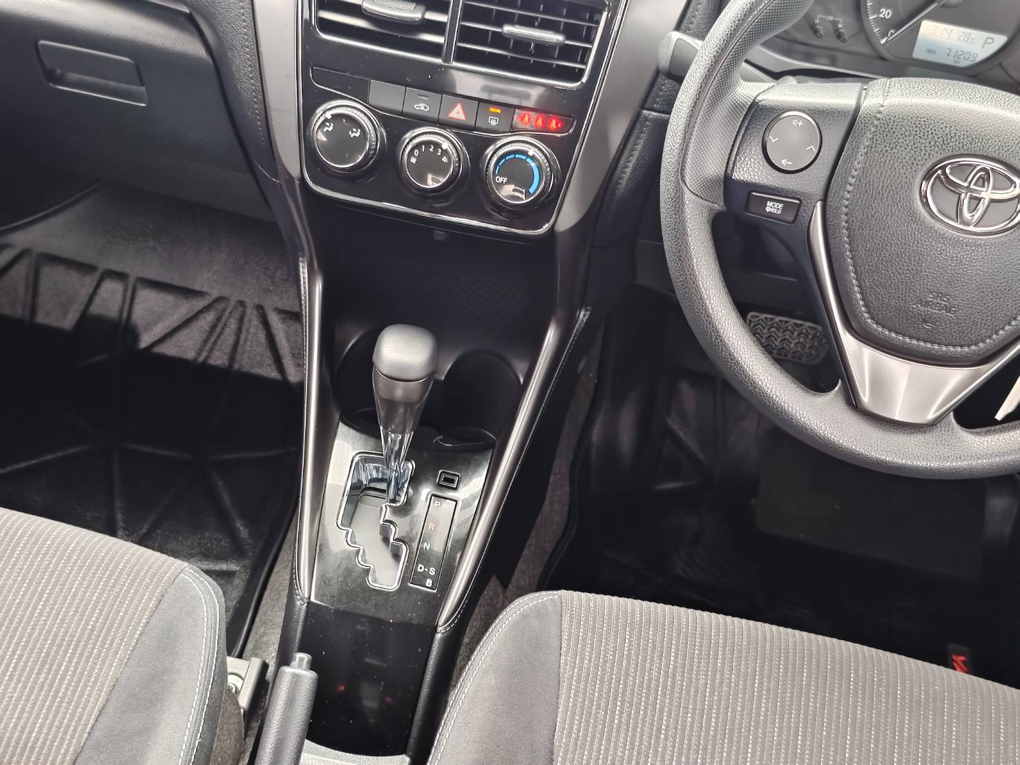 Toyota Yaris 1.2 Sport Hatchback AT ปี 2023