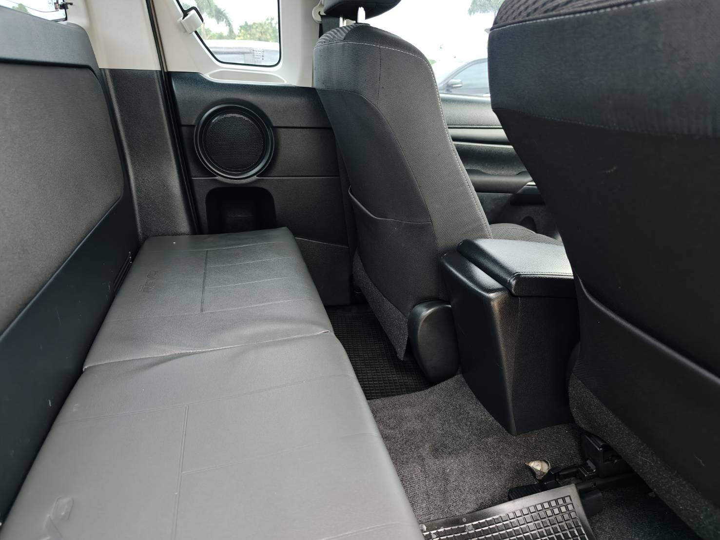 Toyota Hilux Revo Smart Cab 2.4 Entry Z Edition MT 2020