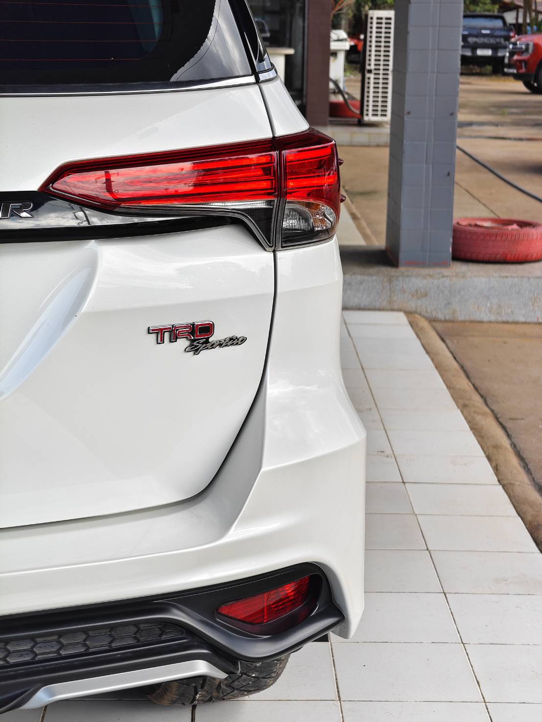 Toyota Fortuner 2.8 V TRD Sportivo ll Black Top SUV AT 2020